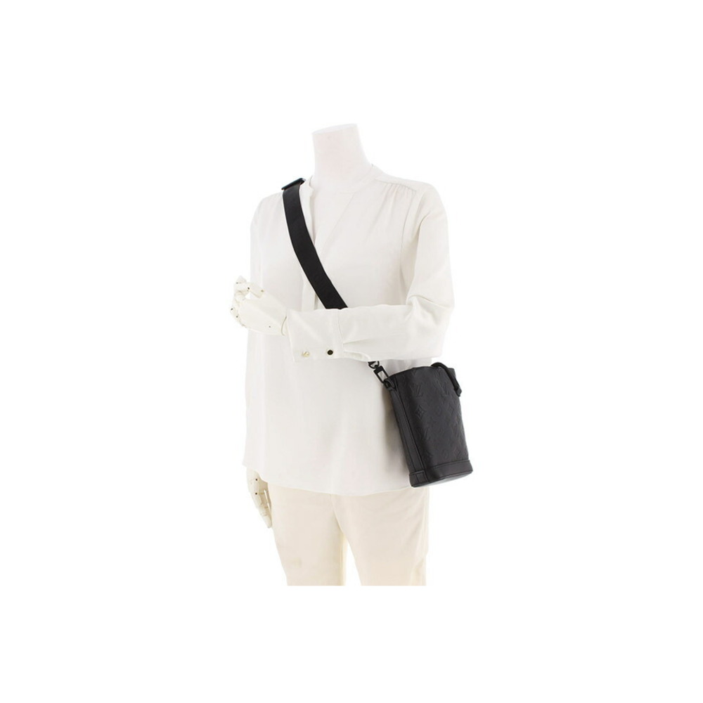 Louis Vuitton Monogram Shadow Noes Ring Shoulder Bag Black View 2